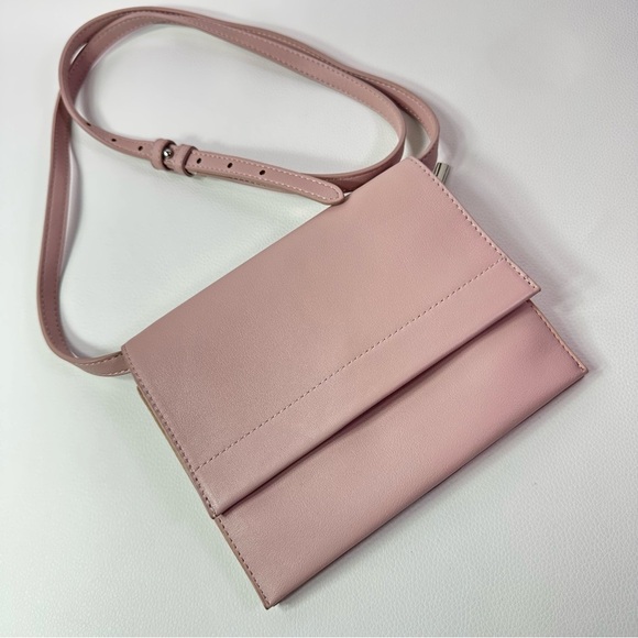 NEW Women's Gianni Bernini Pink Rose Front Flap Leather Crossbody - Picture 3 of 6